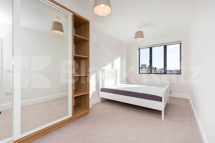Stunning Modern One-Bedroom Apartment | Prime Finsbury Park Location Seven Sisters Road, Finsbury Park